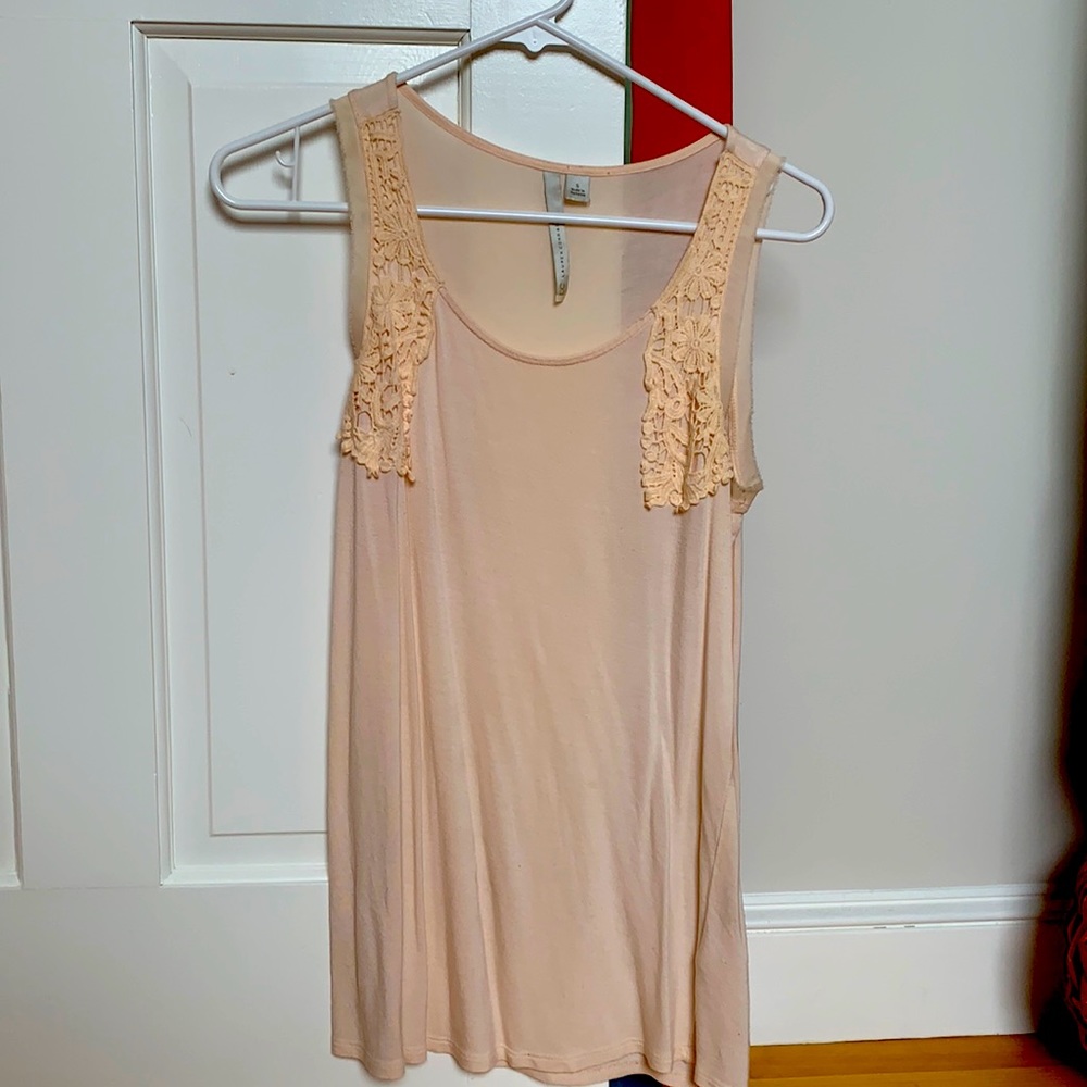 Size S LC tank with cute lace detail